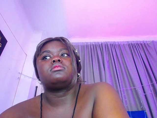 neighbor-ebony live cam on BongaCams