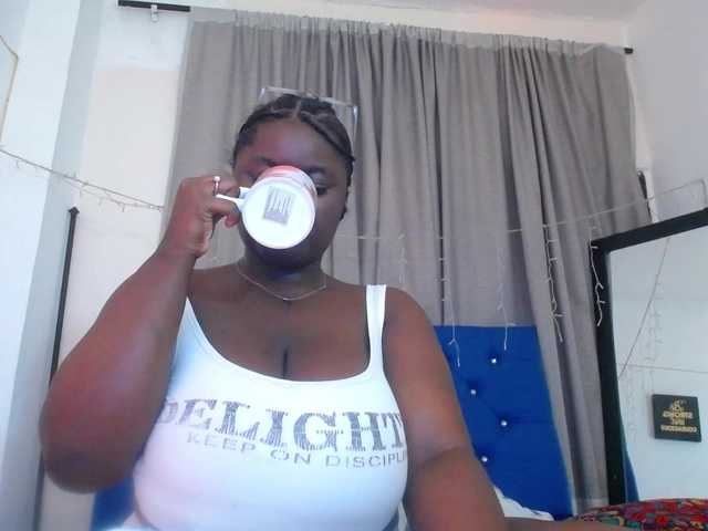 le modèle neighbor-ebony est en webcam porno dans un show sur le site bongacams, il possède les tags suivants: Ebony,Brunette,Shaved