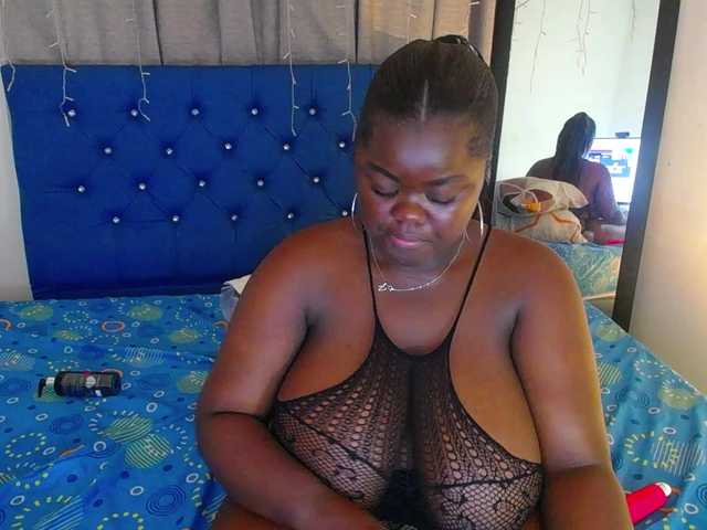 neighbor-ebony live cam on BongaCams