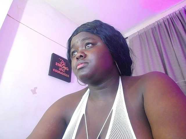 neighbor-ebony live cam on BongaCams