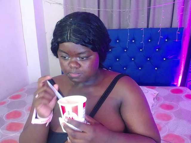 neighbor-ebony live cam on BongaCams