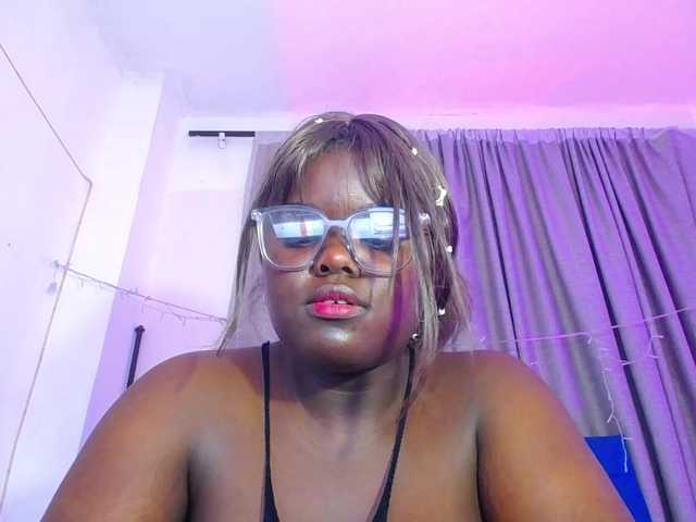 neighbor-ebony live cam on BongaCams