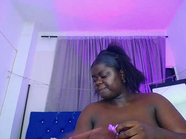 neighbor-ebony live cam on BongaCams