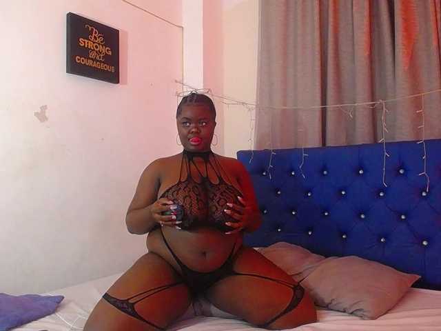 neighbor-ebony live cam on BongaCams