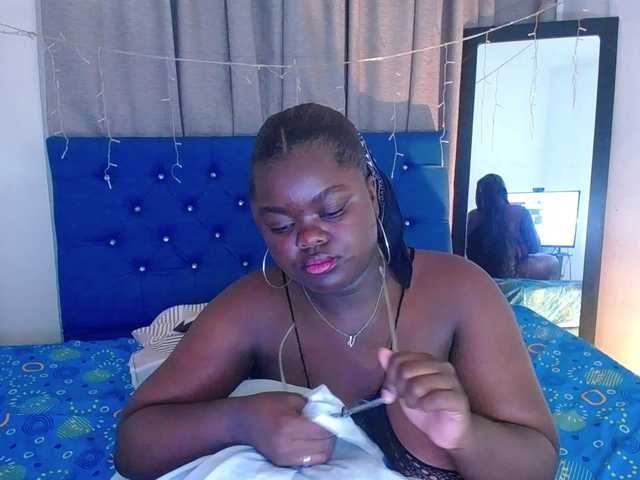 neighbor-ebony live cam on BongaCams