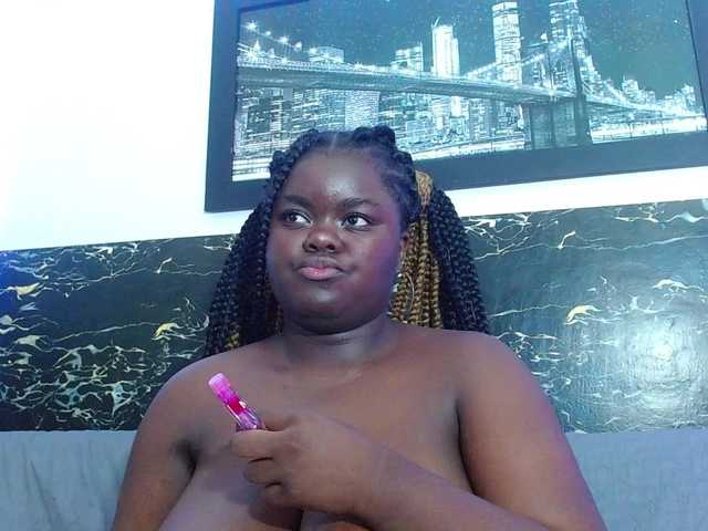 neighbor-ebony live cam on BongaCams