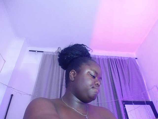 neighbor-ebony live cam on BongaCams
