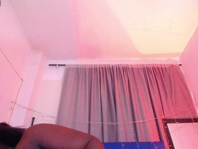 neighbor-ebony live cam on BongaCams