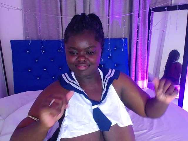 neighbor-ebony live cam on BongaCams