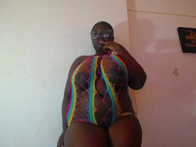 neighbor-ebony live cam on BongaCams
