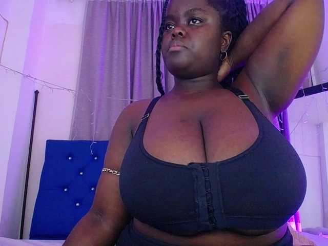 neighbor-ebony live cam on BongaCams