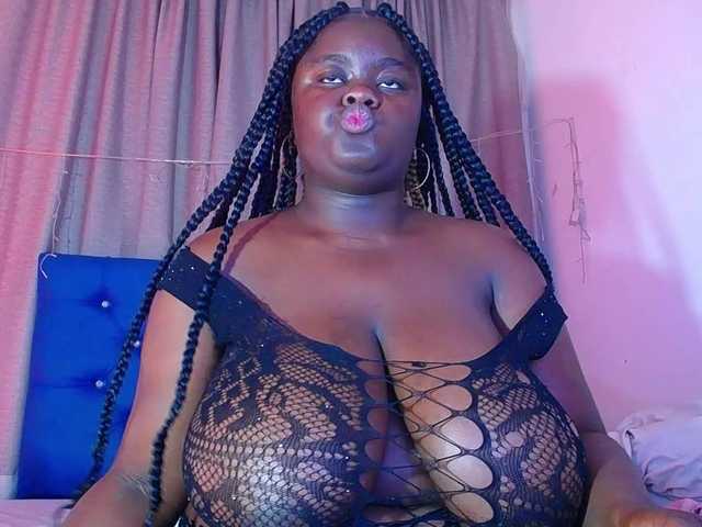 neighbor-ebony live cam on BongaCams