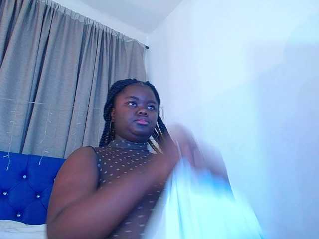 neighbor-ebony live cam on BongaCams