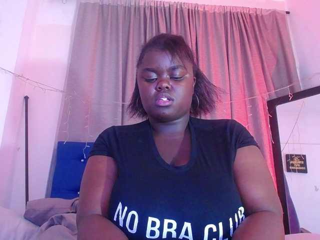 neighbor-ebony live cam on BongaCams