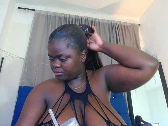 neighbor-ebony live cam on BongaCams