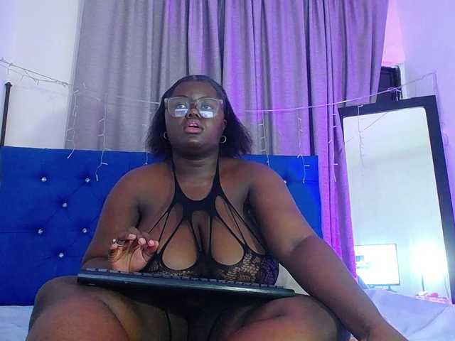 neighbor-ebony live cam on BongaCams