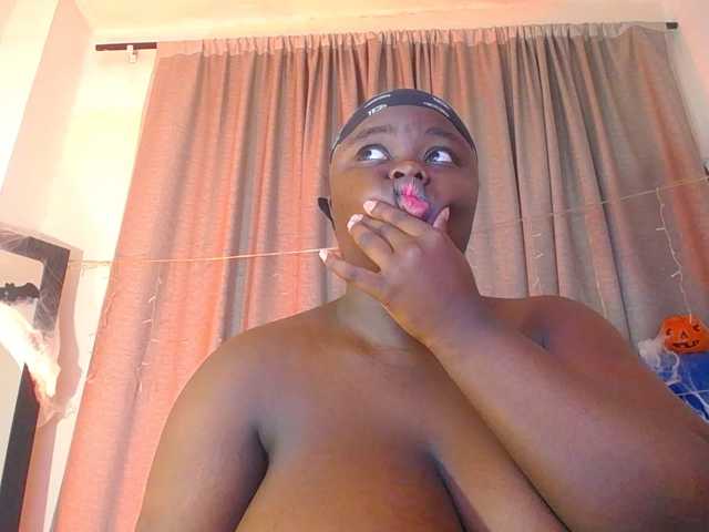 neighbor-ebony live cam on BongaCams