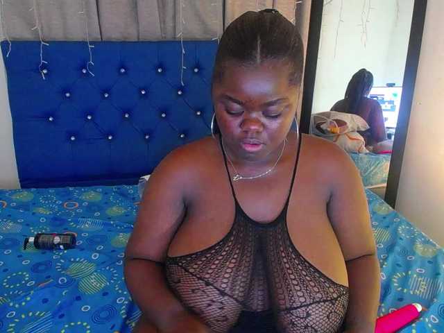neighbor-ebony live cam on BongaCams