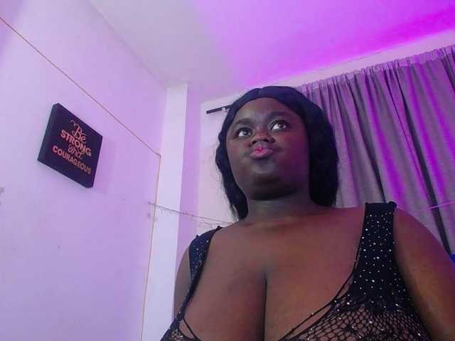 neighbor-ebony live cam on BongaCams