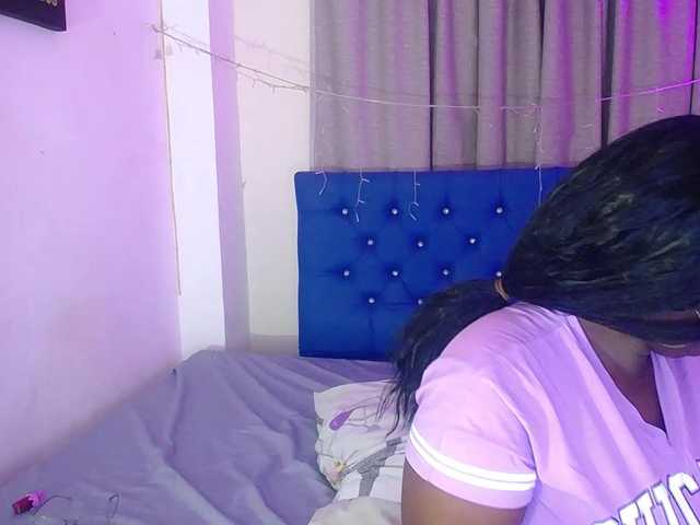 neighbor-ebony live cam on BongaCams