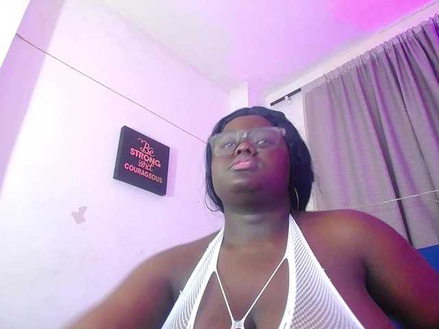 neighbor-ebony live cam on BongaCams