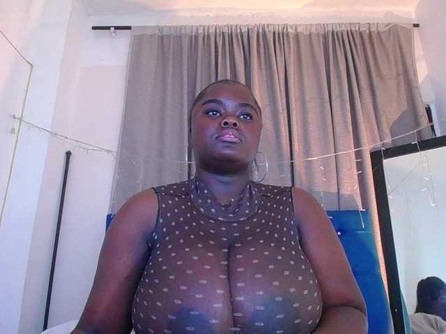 neighbor-ebony live cam on BongaCams