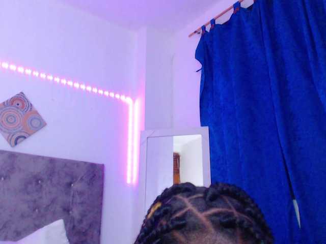 neighbor-ebony live cam on BongaCams