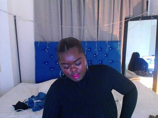 neighbor-ebony live cam on BongaCams