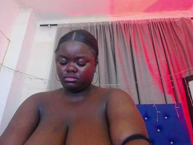 neighbor-ebony live cam on BongaCams