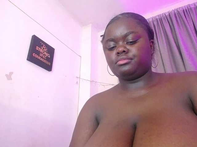 neighbor-ebony live cam on BongaCams