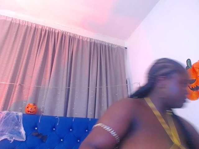 neighbor-ebony live cam on BongaCams