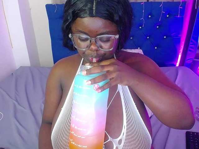 neighbor-ebony live cam on BongaCams