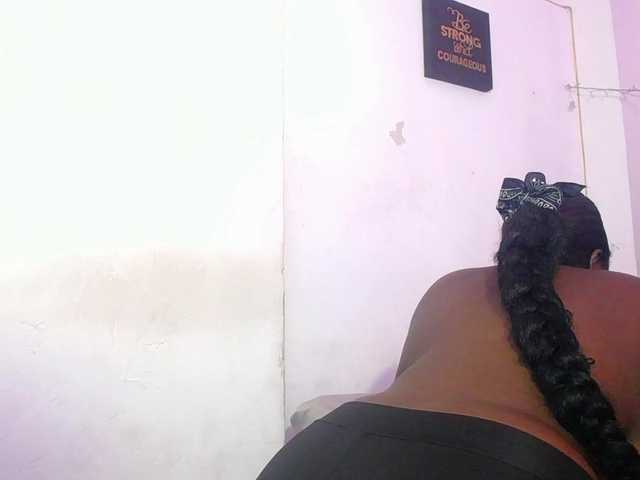 neighbor-ebony live cam on BongaCams