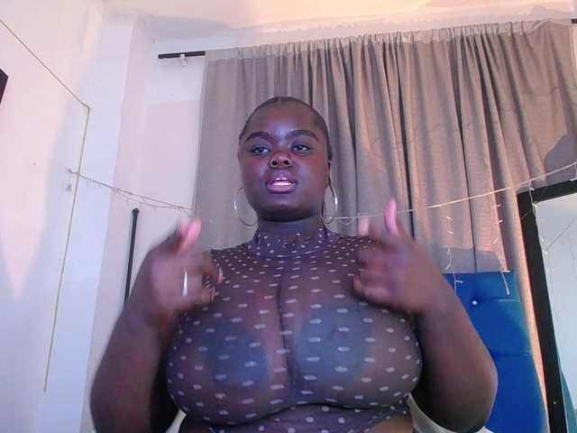 neighbor-ebony live cam on BongaCams