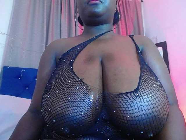 neighbor-ebony live cam on BongaCams