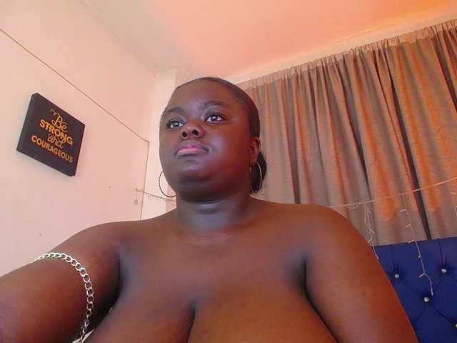 neighbor-ebony live cam on BongaCams
