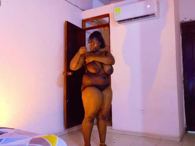 neighbor-ebony live cam on BongaCams