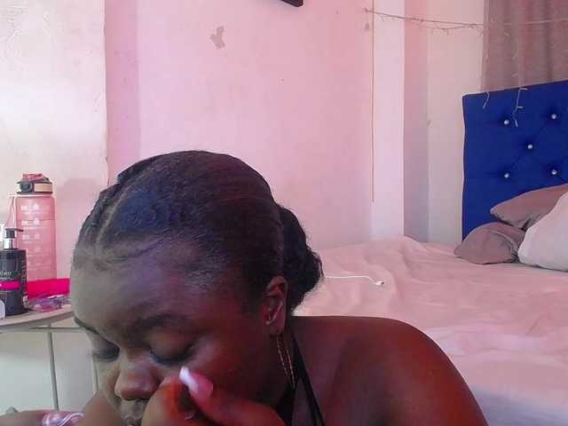 neighbor-ebony live cam on BongaCams