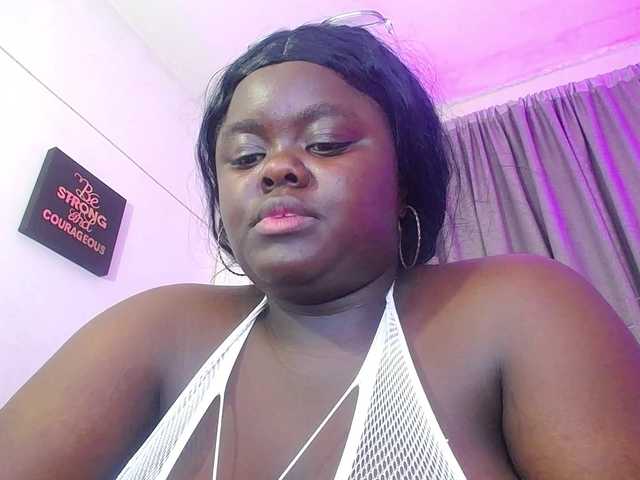 neighbor-ebony live cam on BongaCams