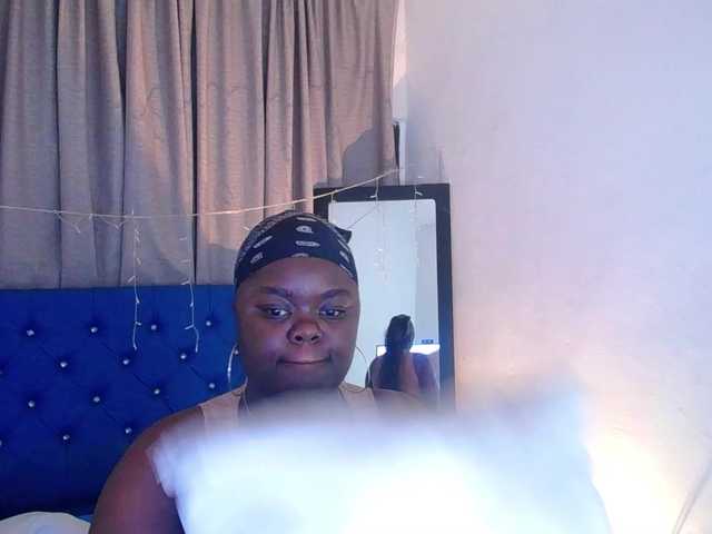 neighbor-ebony live cam on BongaCams
