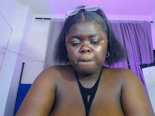 neighbor-ebony live cam on BongaCams