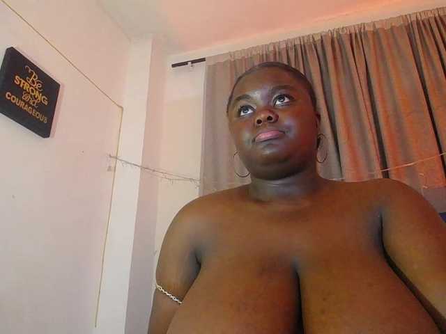 neighbor-ebony live cam on BongaCams