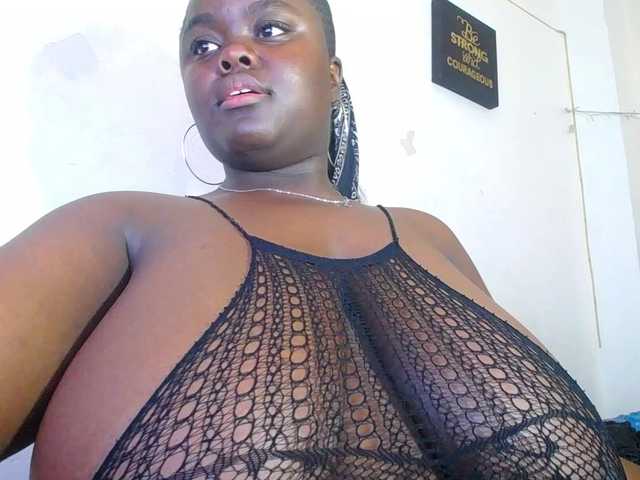 neighbor-ebony live cam on BongaCams