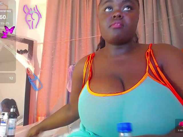 neighbor-ebony live cam on BongaCams