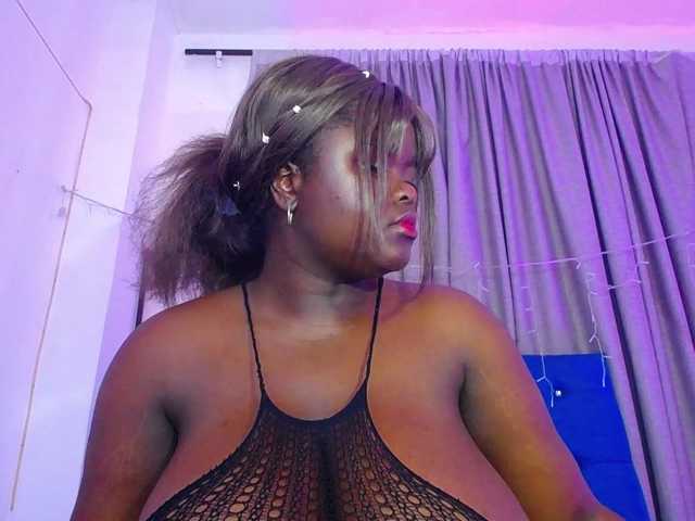 neighbor-ebony live cam on BongaCams