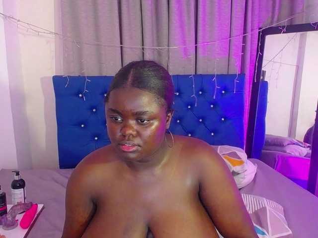neighbor-ebony live cam on BongaCams