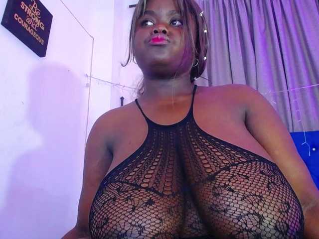 neighbor-ebony live cam on BongaCams