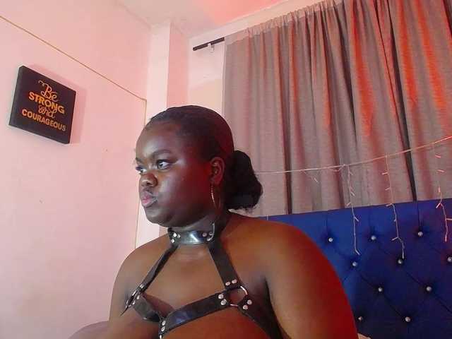neighbor-ebony live cam on BongaCams