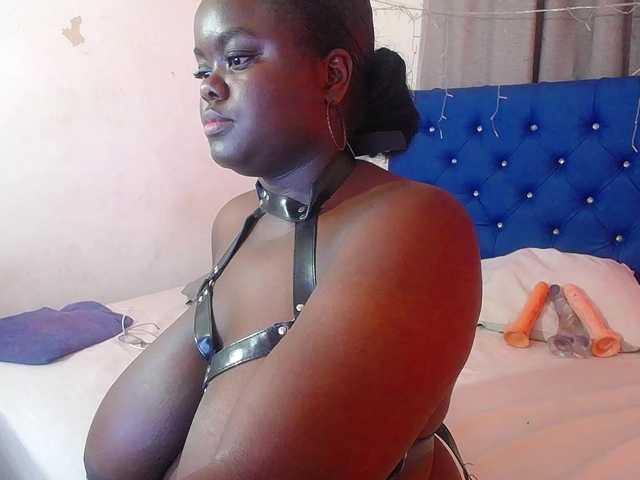 neighbor-ebony live cam on BongaCams