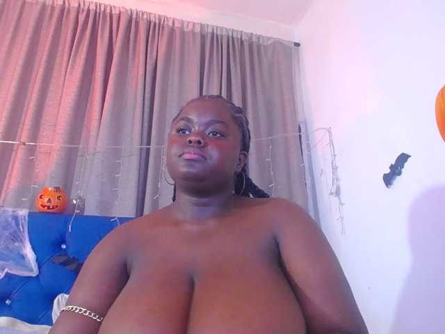 neighbor-ebony live cam on BongaCams